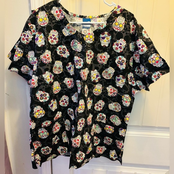 Scrub top plus size 2X Day of the Dead Skulls - Picture 2 of 6